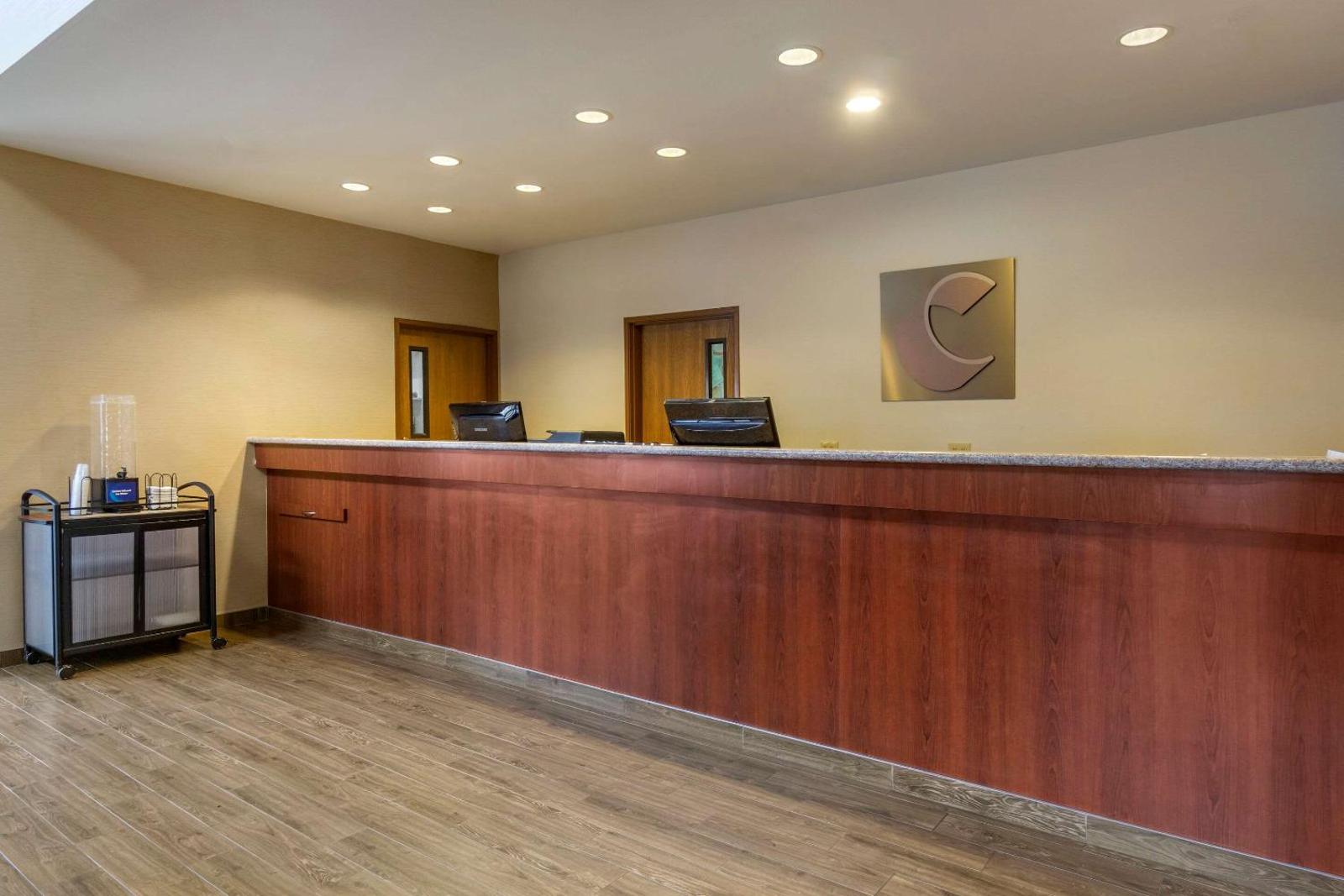 Comfort Inn Tacoma Main image 1