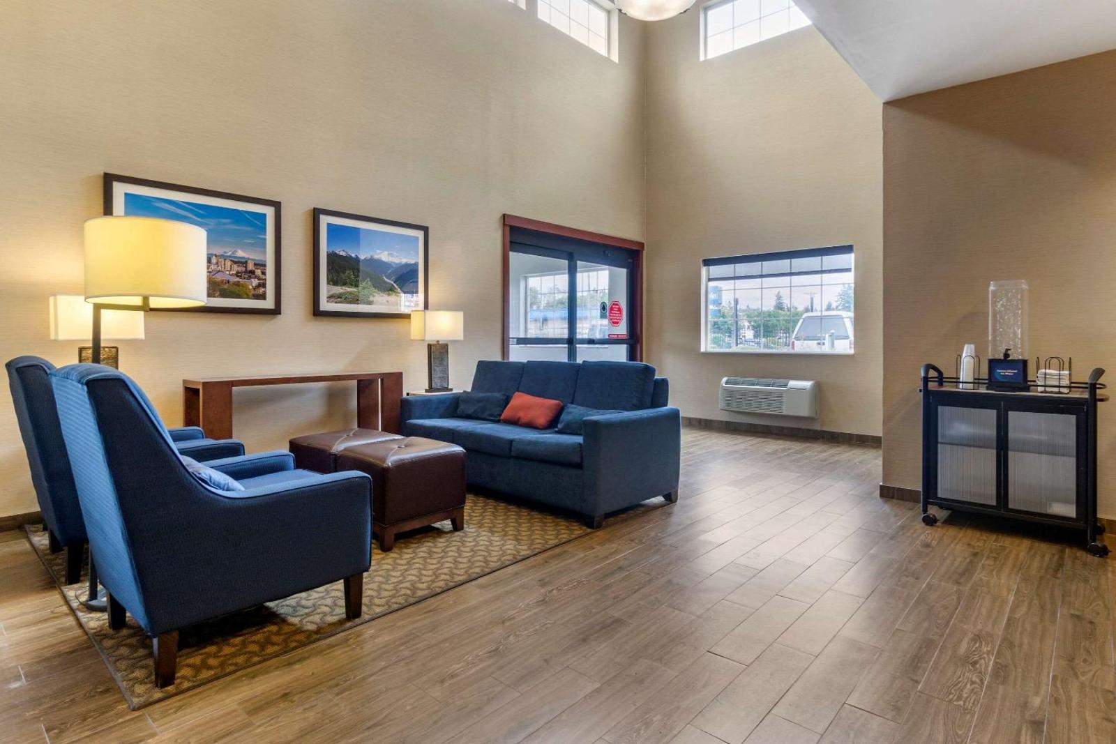 Comfort Inn Tacoma Main image 2